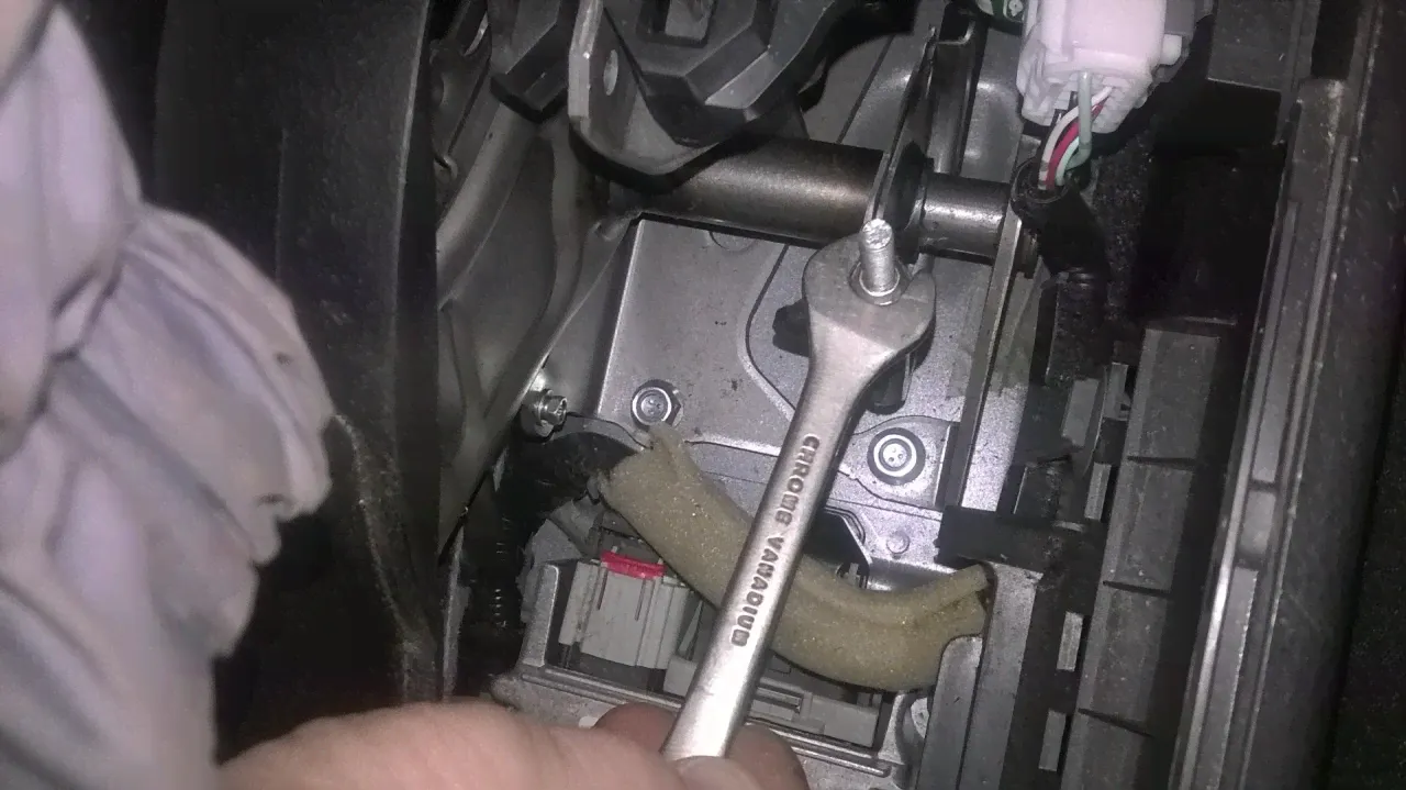 Регулировка ручника Volkswagen Jetta | Фольксваген Джетта-0