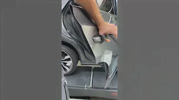 Türgriff an einem VW T-Roc demontieren