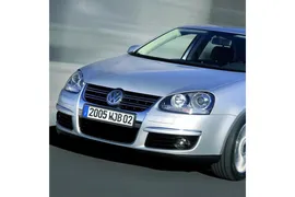 Бампер передний в цвет кузова Volkswagen Jetta 5 (2005-2010)