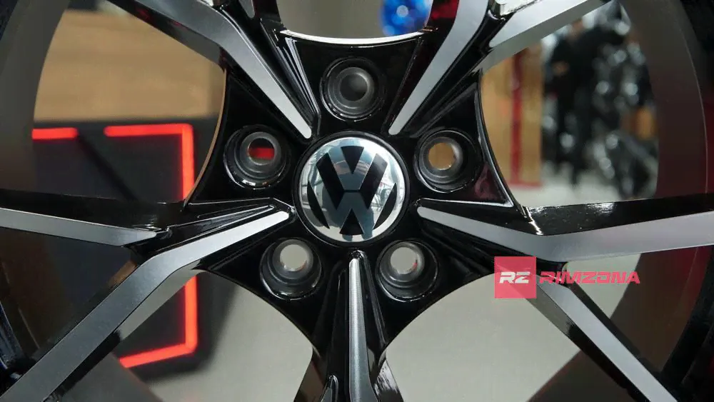 Литой диск В стиле Volkswagen R-line R18 7.5J 5x112 ET38 dia 57.1 MB-0