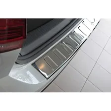 Накладка на задний бампер (полированная) Volkswagen Tiguan II (2016-)