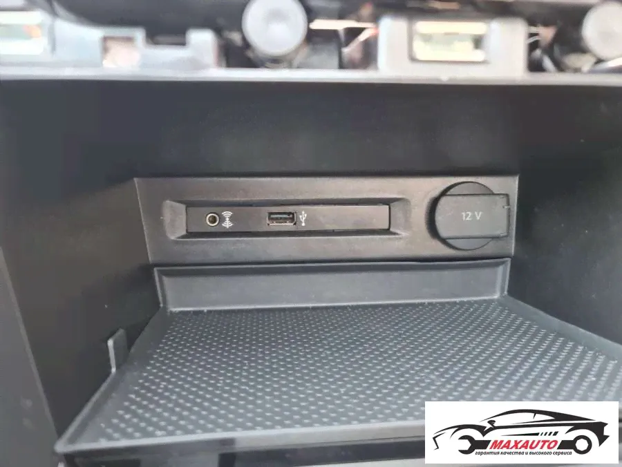 Разъем AUX / USB Volkswagen Tiguan 2 2018г. (артикул 2011-55716741)