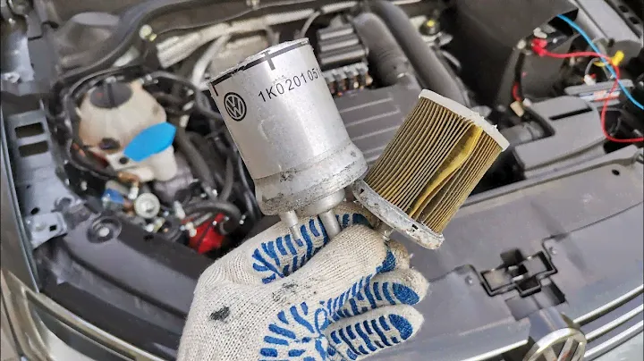 Замена топливного фильтра JETTA 6