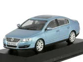 Масштабная модель Volkswagen Passat B6 chrystal blue лучшая цена!