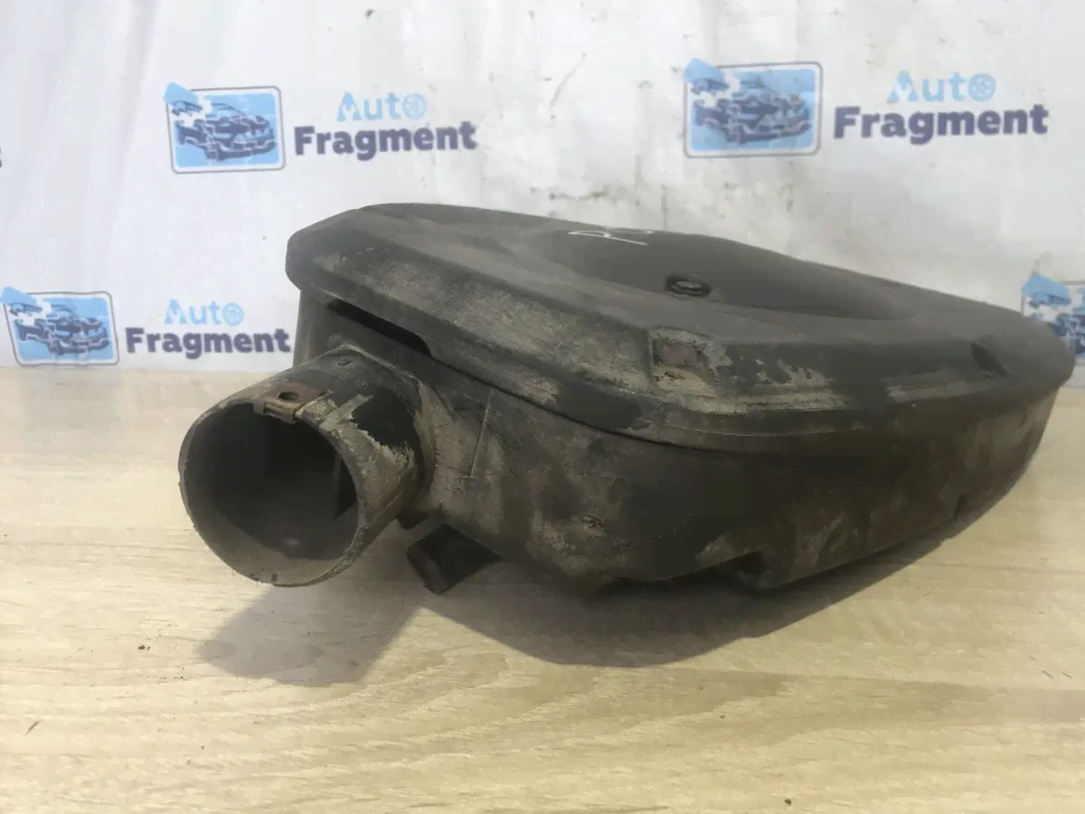 Корпус воздушного фильтра Volkswagen Polo III 1997 030129611N в Санкт-Петербурге-1