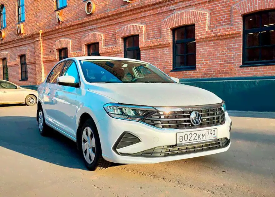 Volkswagen Polo 2021 г. Автомат (белый)-0