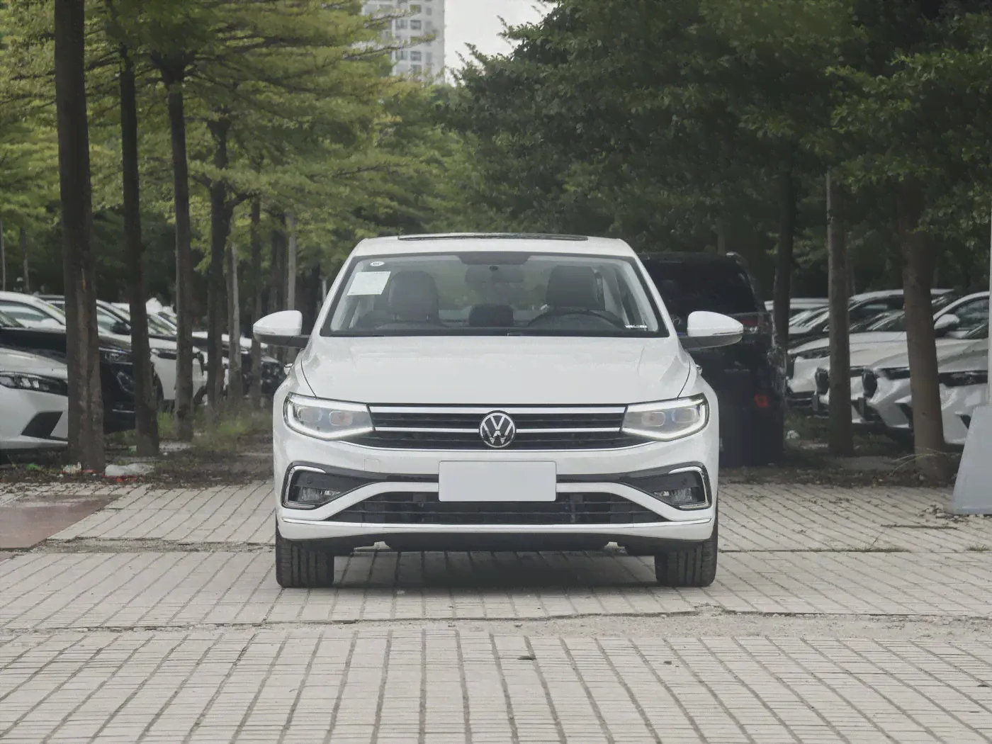 Оптовая продажа экспорт VW Bora Автомобиль Малый транспорт Газовое топливо Энергия Автомобиль Вторичные кожаные чехлы для сидений Декорация автомобилей Volkswagen-2