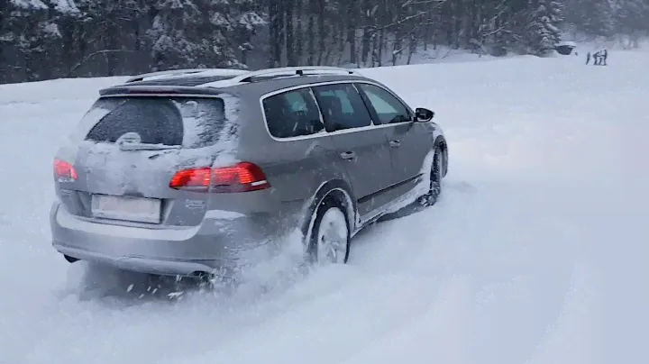 VW Passat Alltrack Snow Drift