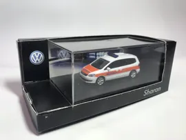 Коллекционная модель автомобиля Volkswagen Sharan / масштаб 1:87