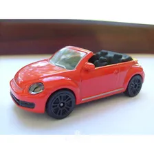 Машинка металлическая Volkswagen Жук кабриолет 1:64 см 7.5 см красный