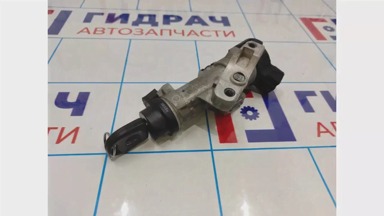 Замок зажигания Volkswagen Polo Sedan (Mk5) 6R0905851B. С ключом.-0