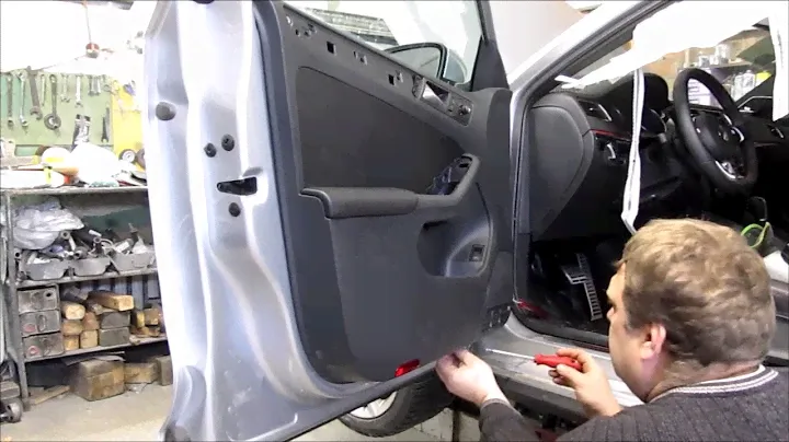 VW Jetta 2015. How to disassemble  door panel. Как снять обшивку двери.