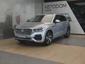 Купить Volkswagen Touareg 2018, 3.0 AT 4WD (340 л.с.) Серебристый с пробегом 90910 км / 5474391 по цене от 4 315 000 руб в АВТОДОМ - официальный дилер в Москве
