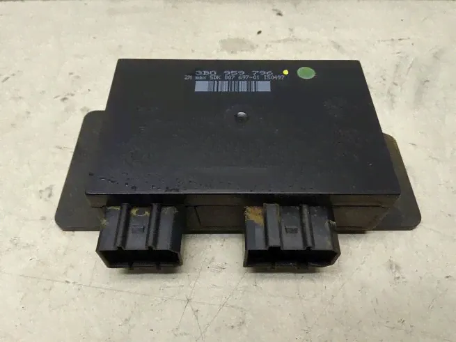 Блок комфорта Volkswagen Passat (B5) 1996-2000 (УТ000017509) 3b0959796-0