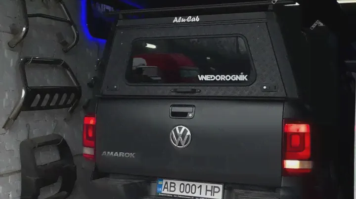 Тюнінг VW AMAROK кунгом та маркізой від ALU-CAB + амортизатор заднього борта EZ-Down |VNEDOROGNIK.UA