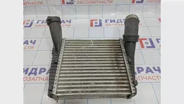 Интеркулер Volkswagen Touareg (GP) 7L6145803E