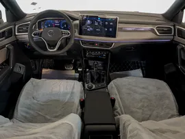 Volkswagen Tayron 2023 2 л. 4WD робот
