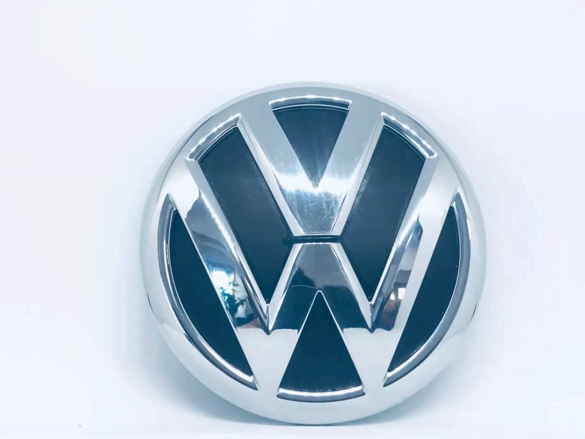 Эмблема Volkswagen Jetta (5K) 2011>-0