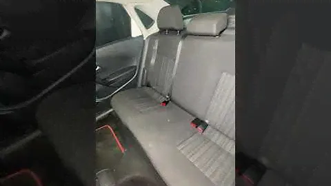 Установка чехлов Volkswagen Polo.