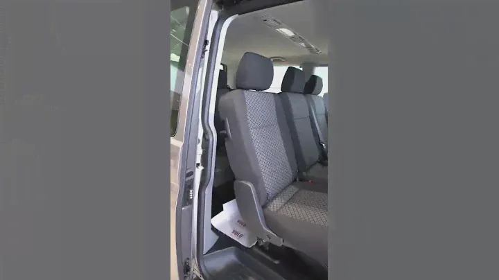Посадка на третий ряд сидений в Volkswagen Caravelle