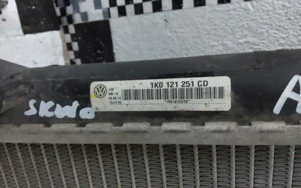 Радиатор охлаждения двигателя Volkswagen Jetta 6-1
