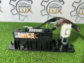 Гнездо USB\AUX Volkswagen Tiguan 2019 2 2.0TSI 5qf035726 в Москве