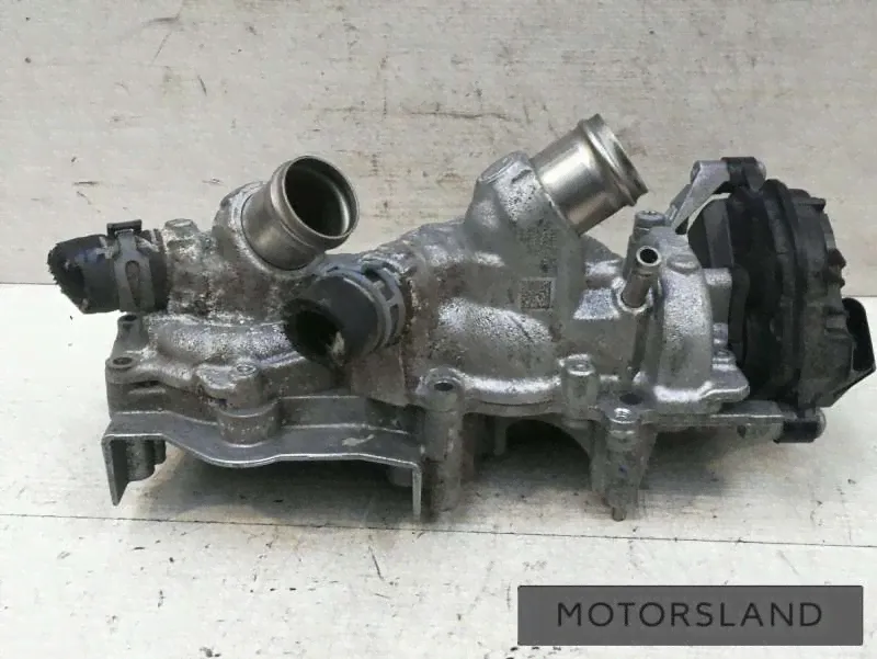 Насос антифриза (помпа) Volkswagen Passat B8 2018г. (артикул 240-66991658)-2