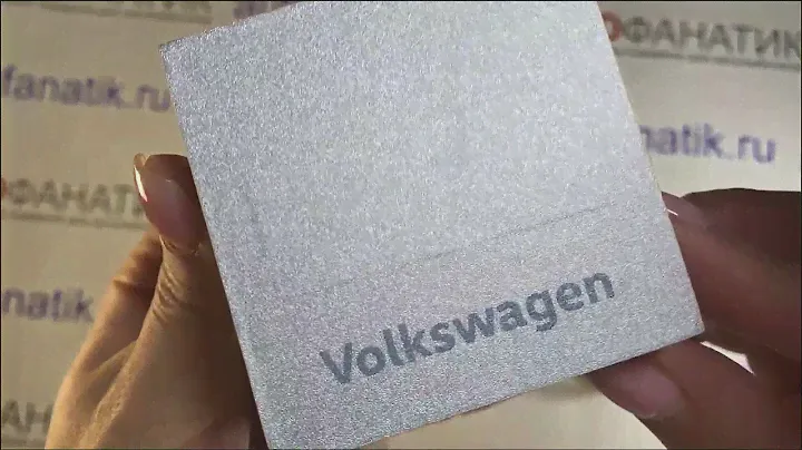 Будильник Volkswagen Logo Cube Alarm Clock, Silver, артикул 33D050811