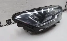 Фара передняя правая Volkswagen Jetta 7 LED