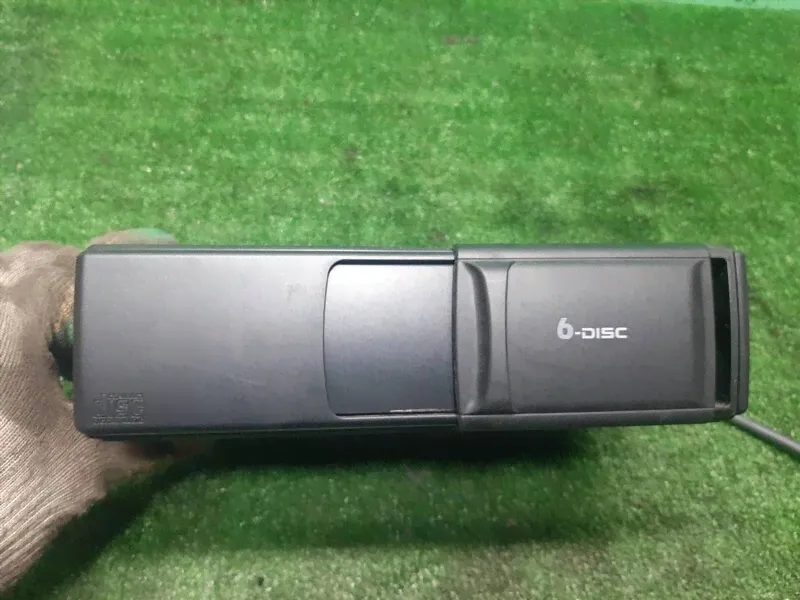 CD чейнджер для VOLKSWAGEN Touareg (7L) 1J6035111-0