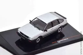 Volkswagen Passat B2 1985 silver (iXO 1:43)
