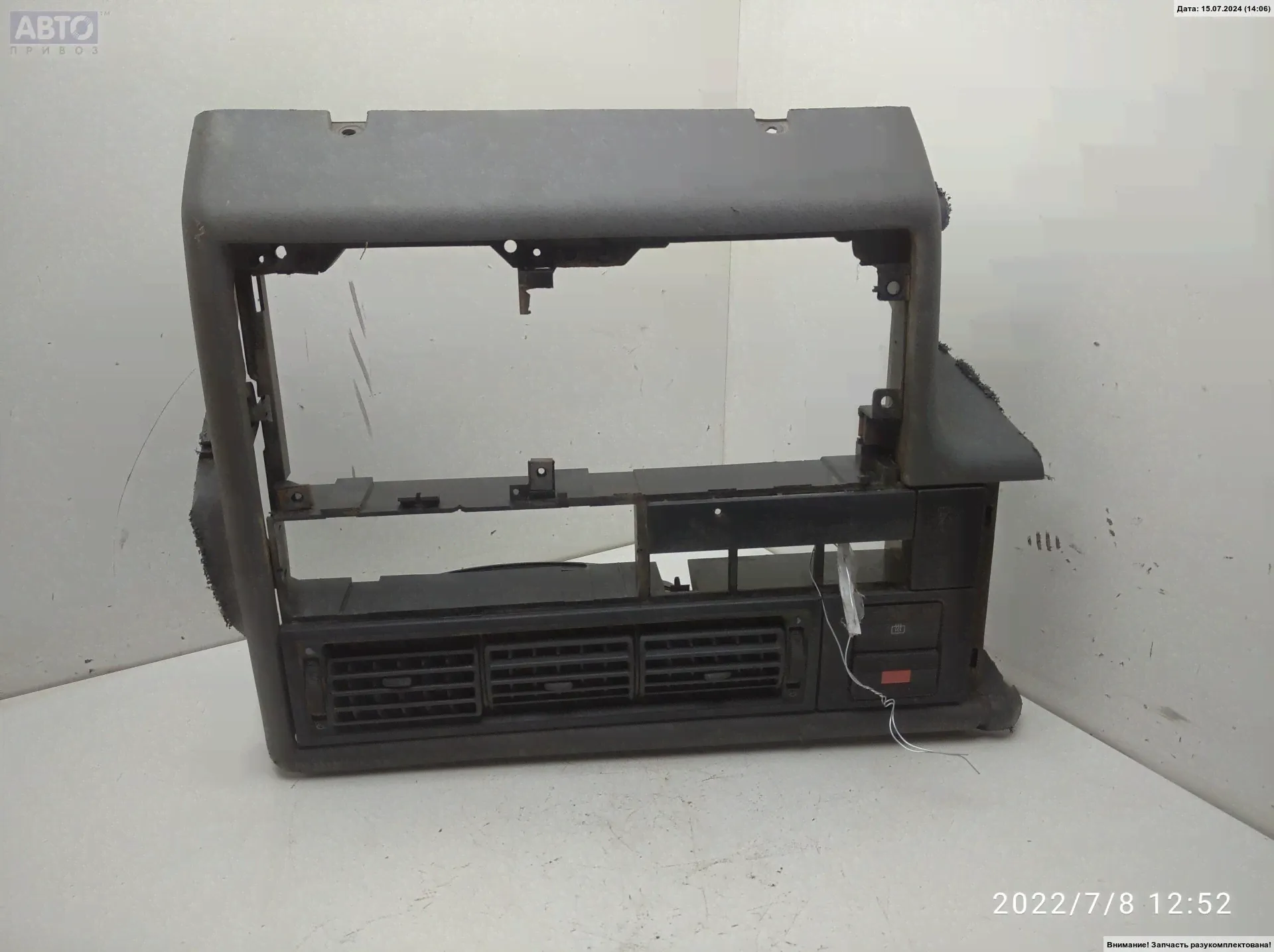 Консоль салона (центральная часть) Volkswagen Transporter T4-0