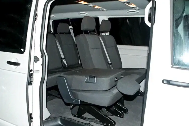 Volkswagen Caravelle 9 мест-0