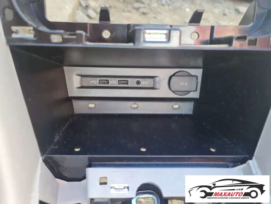 Разъем AUX / USB Volkswagen Tiguan 2 2018г. (артикул MTN-43266445)