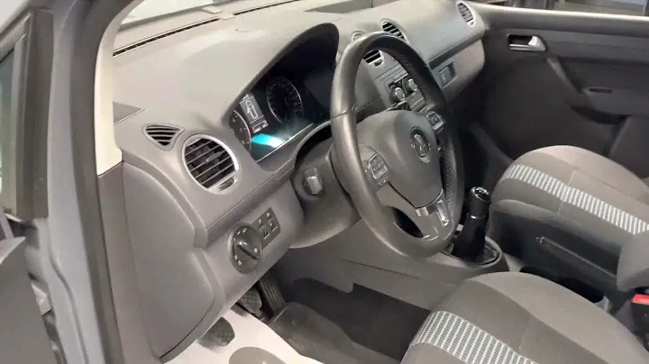 VW CADDY 2013 г.в.