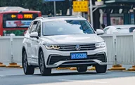 Коврик текстильный "Классик" в багажник Volkswagen Tiguan L (suv) 2023 - Н.В., черный