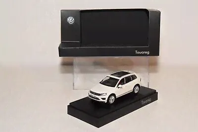 A67 1:43 HERPA VW volkswagen touareg WHITE DEALER BOX MIB RARE-0