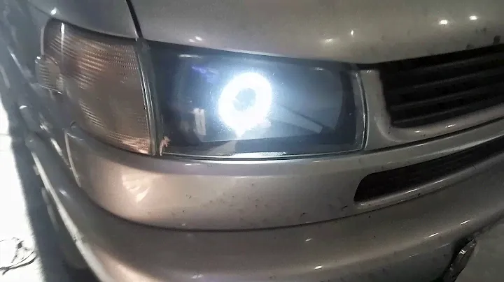 Volkswagen T4 Часть 2 Установка линз с глазами , покраска отражателя , шлифовка стекла