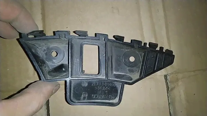 Кронштейн бампера VW Jetta 6 Mexico 5C6807184