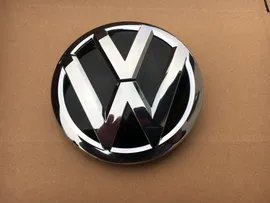 Эмблема значок на решетку радиатора Volkswagen VW Passat B8, Golf7, Jetta 2014-, 3G0853601В