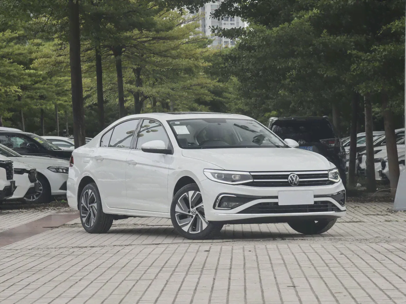 Оптовая продажа экспорт VW Bora Автомобиль Малый транспорт Газовое топливо Энергия Автомобиль Вторичные кожаные чехлы для сидений Декорация автомобилей Volkswagen-1