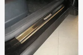 Накладки на пороги VOLKSWAGEN Passat B6 2006- VAD