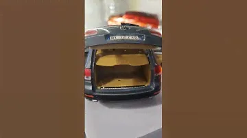 VW Touareg 1:18 Bburago