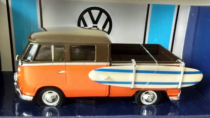 Motor Max , 1/24 scale , Volkswagen Type 2 (T1) , Double Cab , Pick-up .