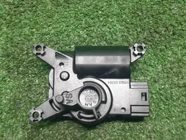 Моторчик заслонки печки для VOLKSWAGEN Touareg (7L) 52411483R04
