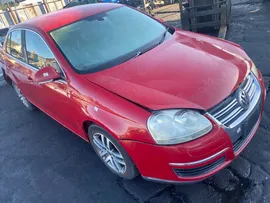 Решетка под лобовое стекло 1K5819403A на Volkswagen Jetta 1K2