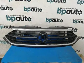 Решетка радиатора Volkswagen Polo VI Liftback 2020- 2022, 6N5853653