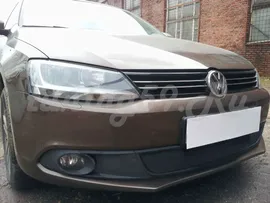 Защита радиатора (решетка) с черной сеткой для Volkswagen Jetta VI 2010-