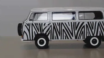 Редкая модель машины Volkswagen T2A Safari Transporter 1:18