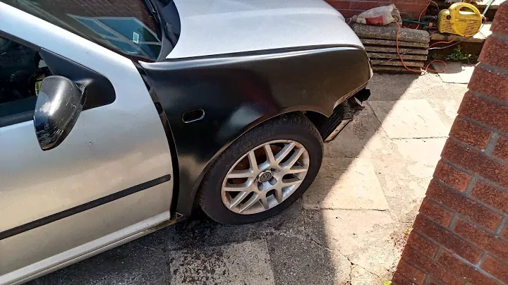 VW BORA, JETTA, GOLF front wing & bumper removal.